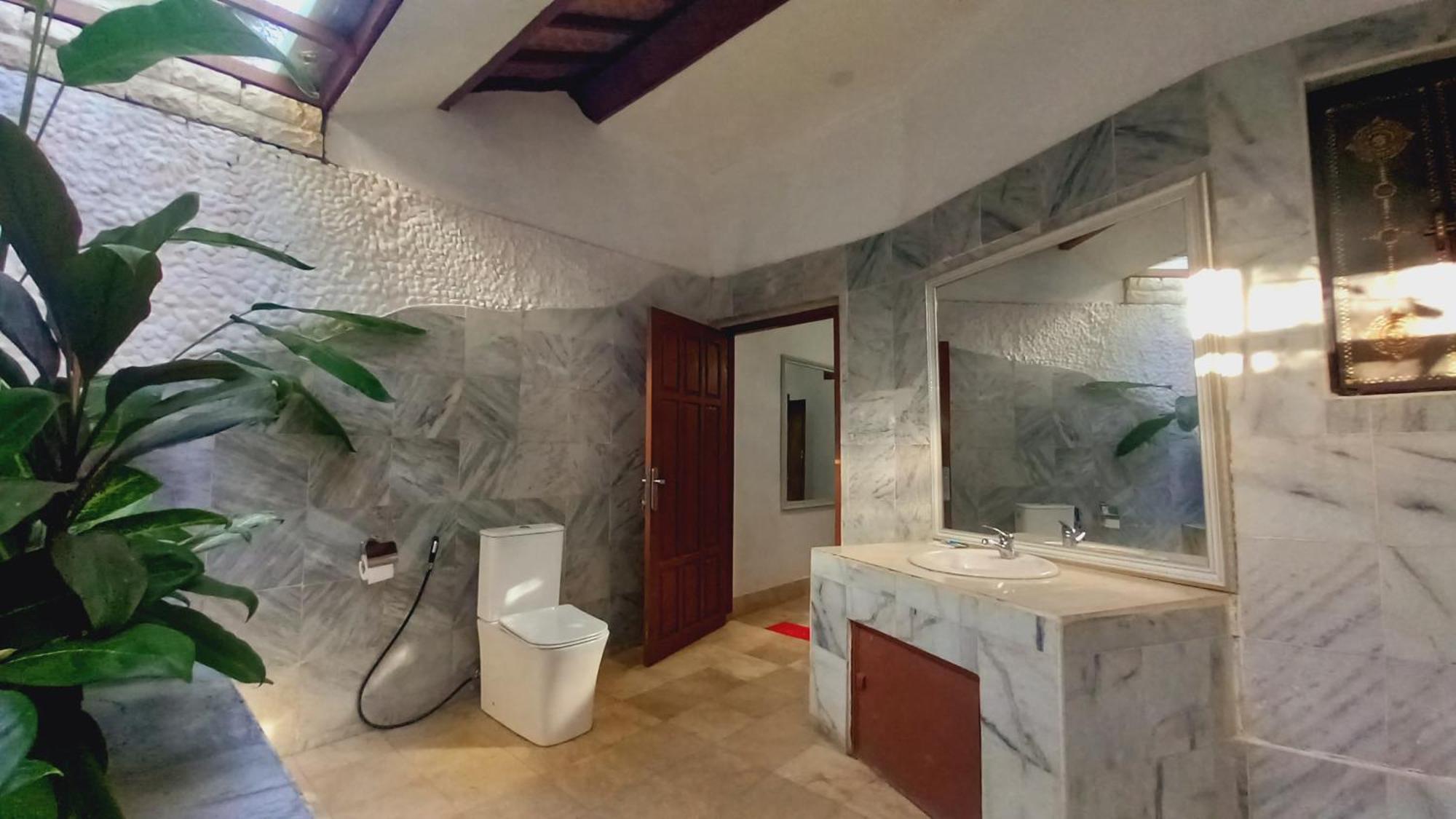 Matahari Inn Kuta  Buitenkant foto